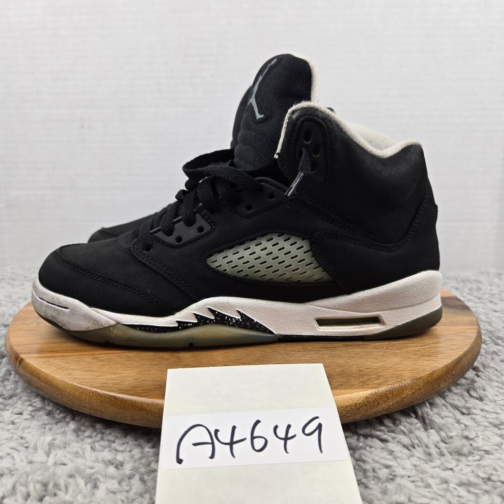 Jordan 5 Retro Kids 7y Moonlight 2021 GS Oreo Black Casual Sneaker 440888-011